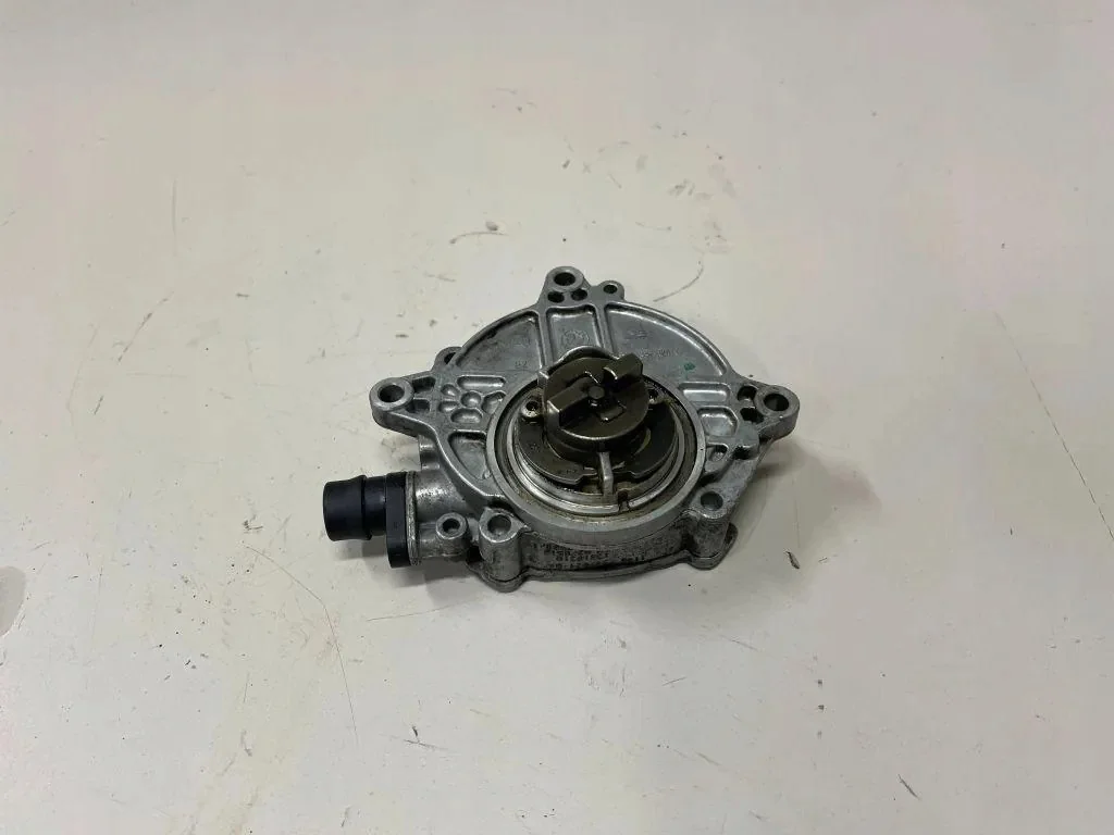BMW N43 2.0 B Vakuumpump 11667547021