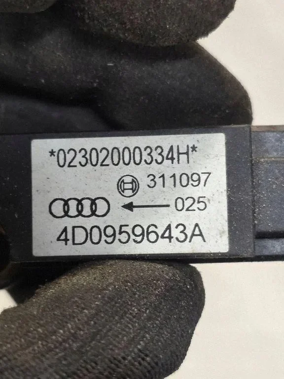 Audi A8/S8 Impact Sensor 4D0959643A image 3