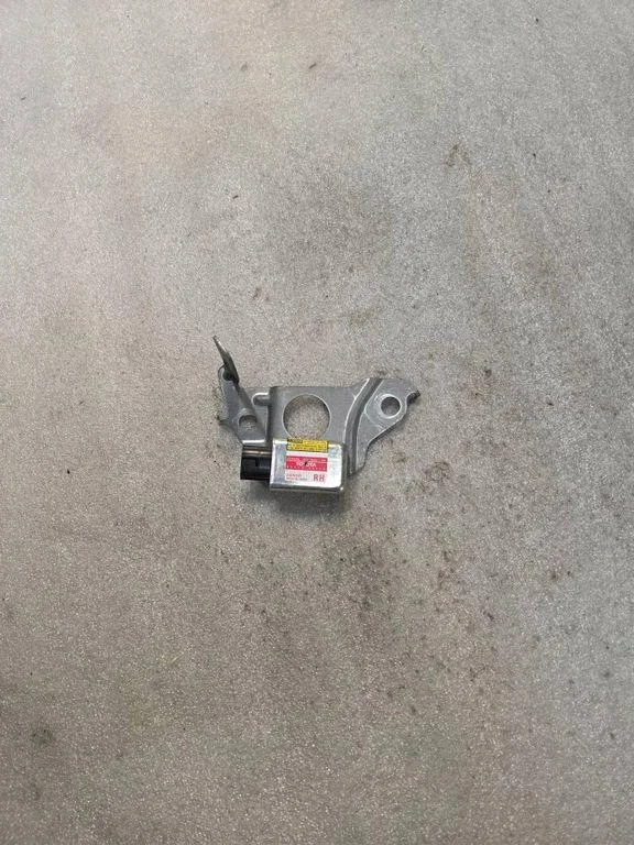 Sensor de impacto trasero derecho Toyota RAV 4 II