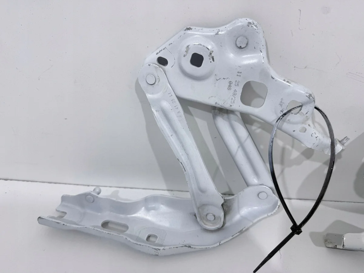 Skoda Octavia IV Hood Hinge Set Used