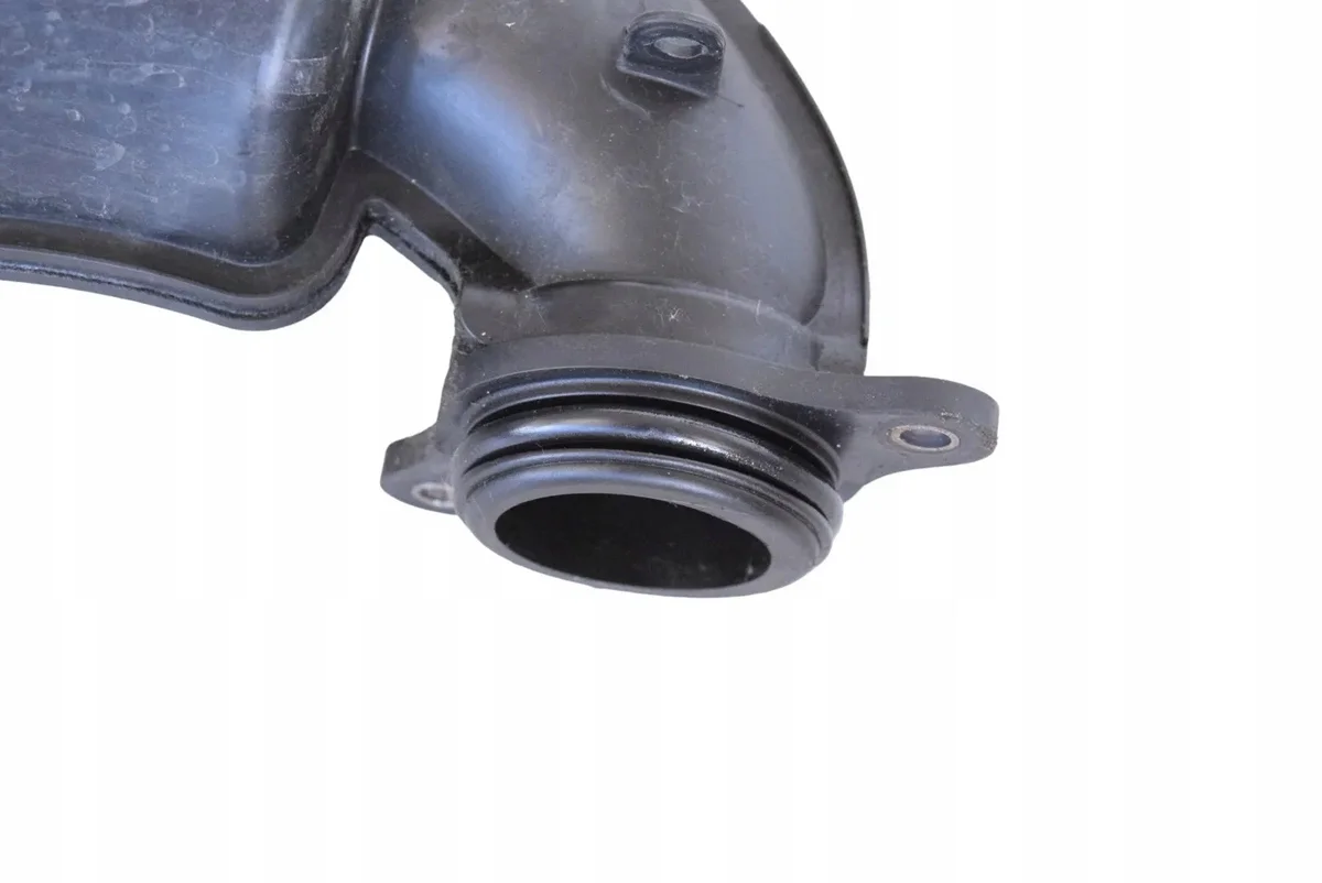 Volvo XC40 Intercooler Pipe 32252698 Used image 3