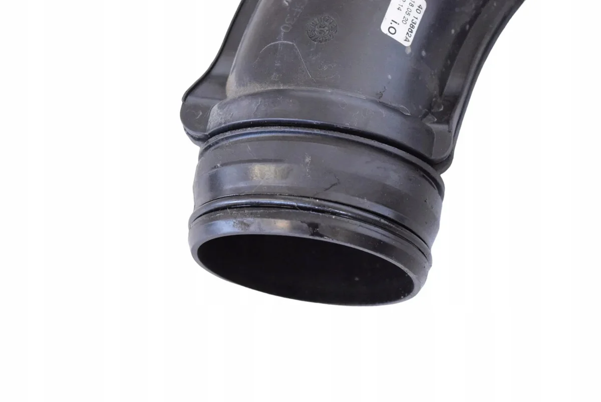 Volvo XC40 Intercooler Pipe 32252698 Used image 4