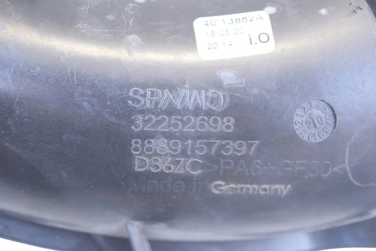 Volvo XC40 Intercooler Pipe 32252698 Used image 5