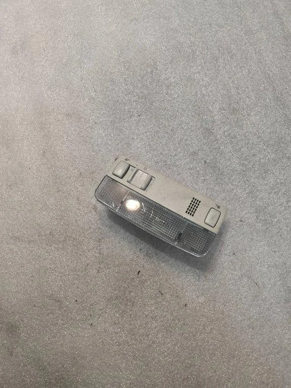 Éclairage intérieur VW Golf IV 3B0947