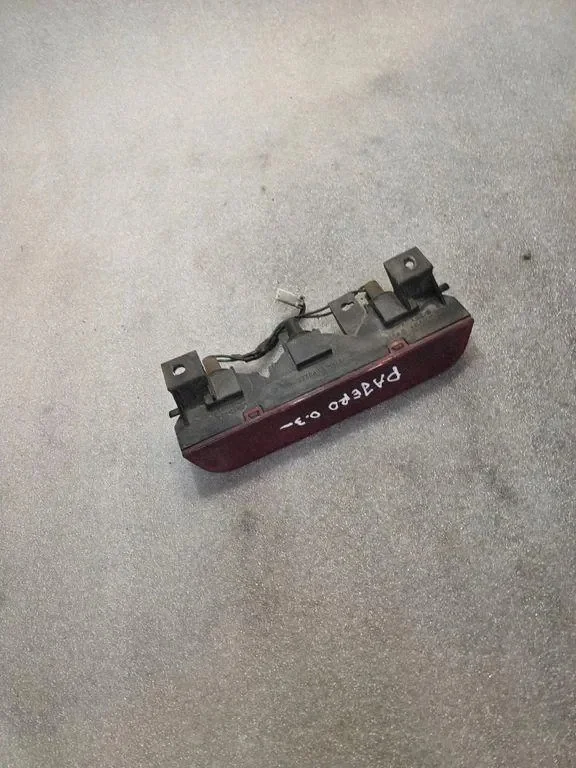 Lampa Stop Dodatkowa Mitsubishi Pajero III