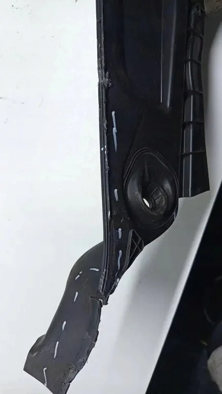 BMW X1 F48 Wischerabdeckung gebraucht OEM 7350591 image 6