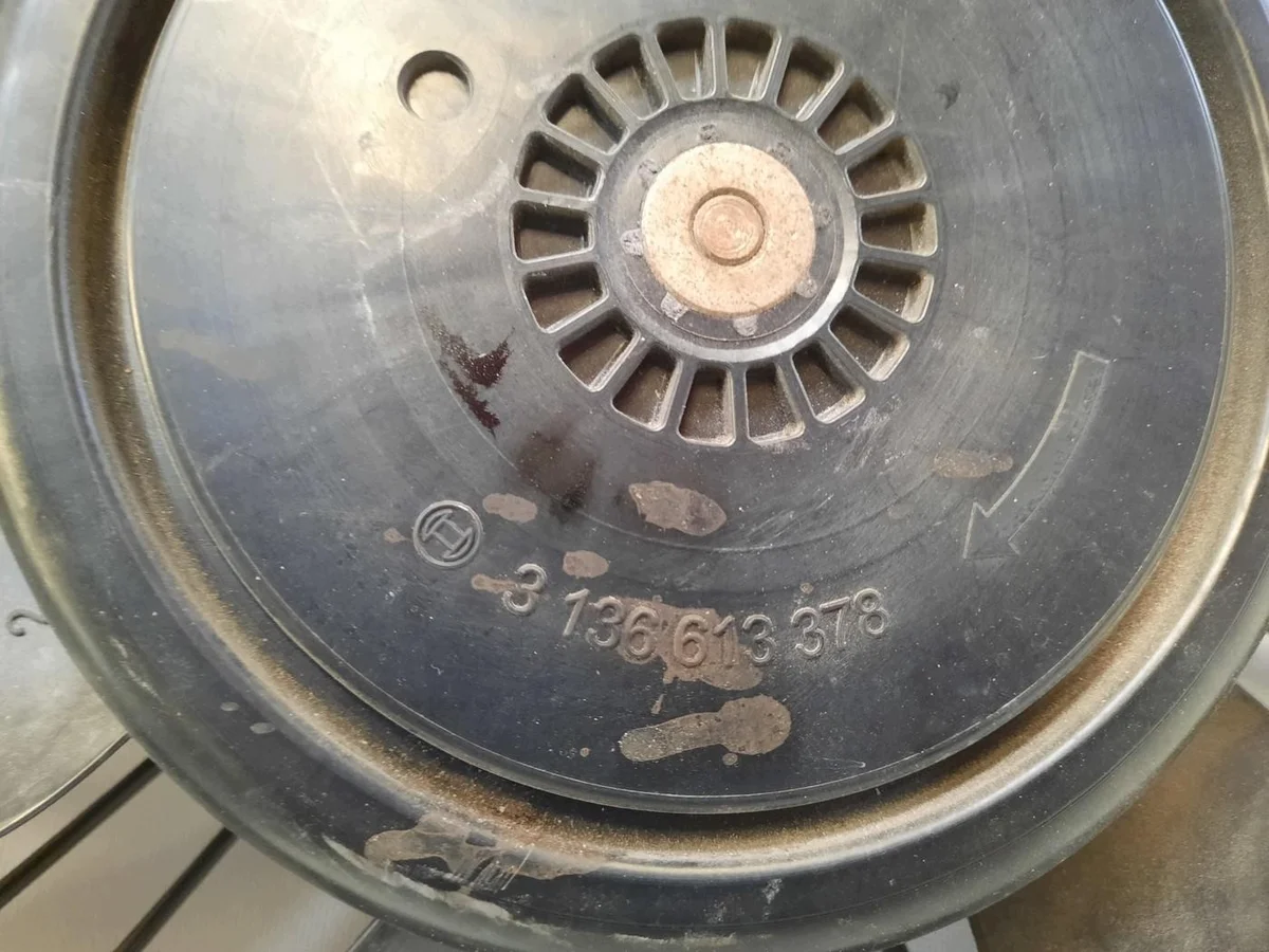 Mercedes C W204 Ventilator Koeling Behuizing image 5