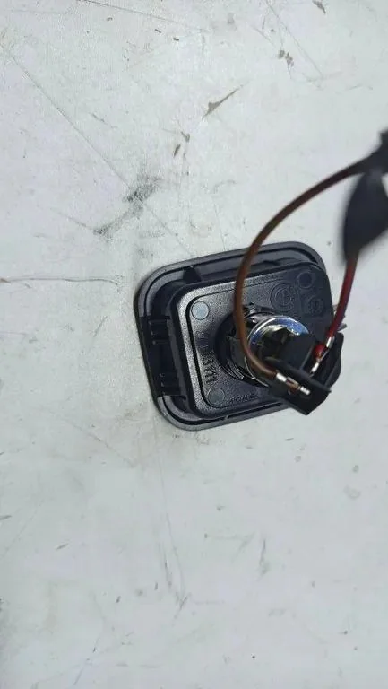 Prise 12V BMW X5 E70 (2007) - OEM 7143111 image 5