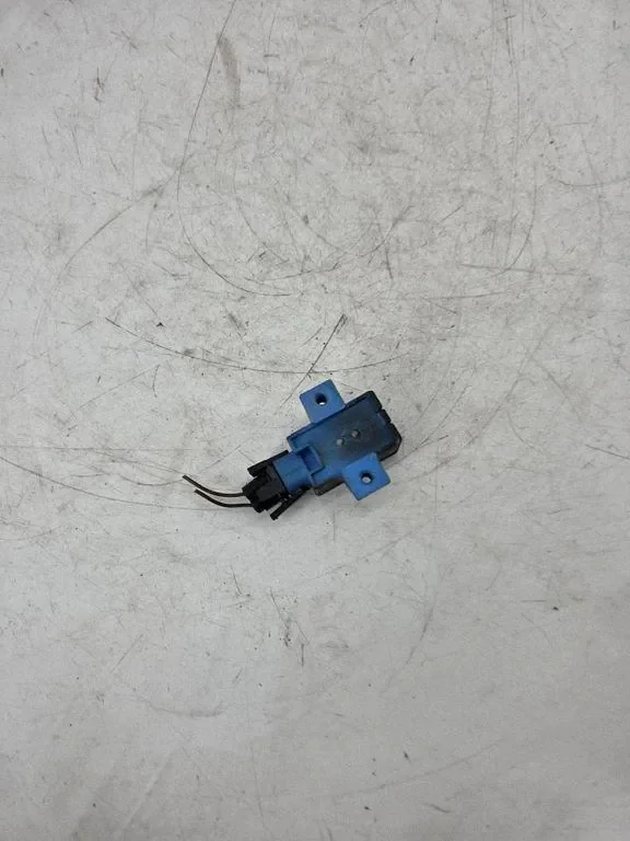 BMW E32 E34 E31 kytkin 61311388224 OE