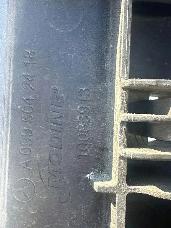 MERCEDES Classe C W205 Support Radiateur A0995042418 image 4