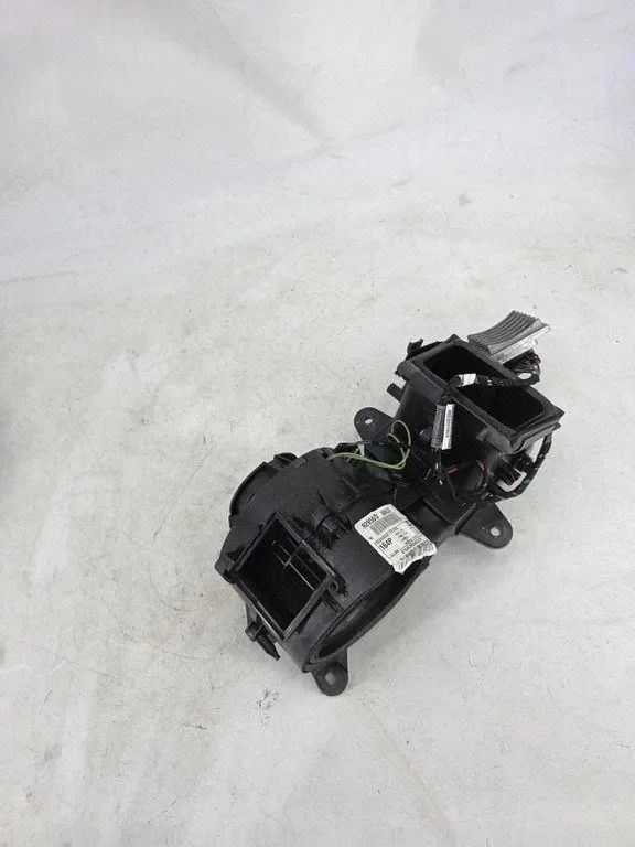 Mercedes-Benz ML W164 Puhallin 929565V image 3