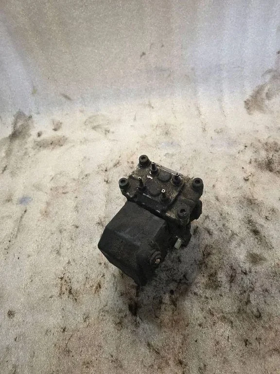 BMW 7 E32 ABS Pump 0265201022 image 3