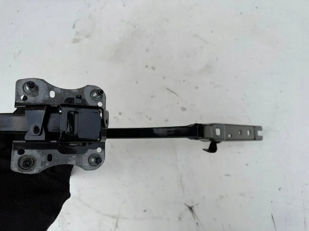 Charnière coffre gauche BMW G12 OEM 7357115