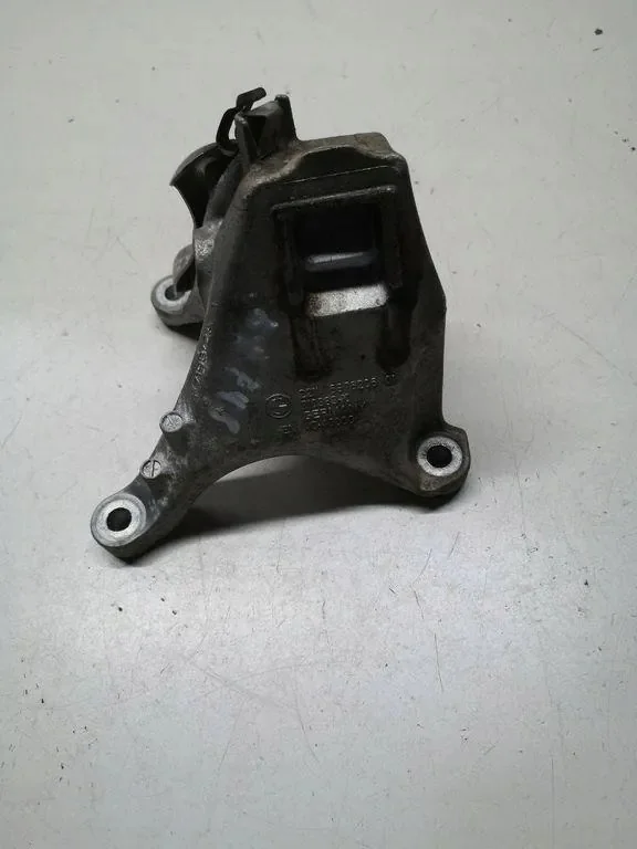 Support moteur BMW 3 (G20, G28) 6876206
