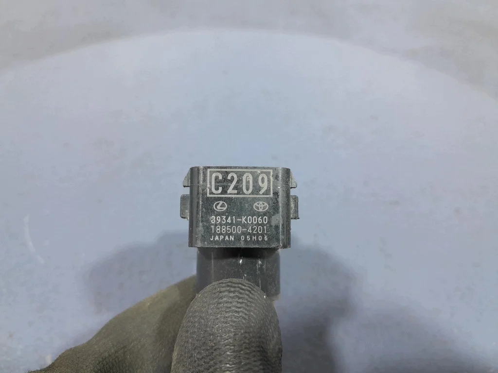 Toyota Corolla E21 PDC Sensor Used L-349026- image 4