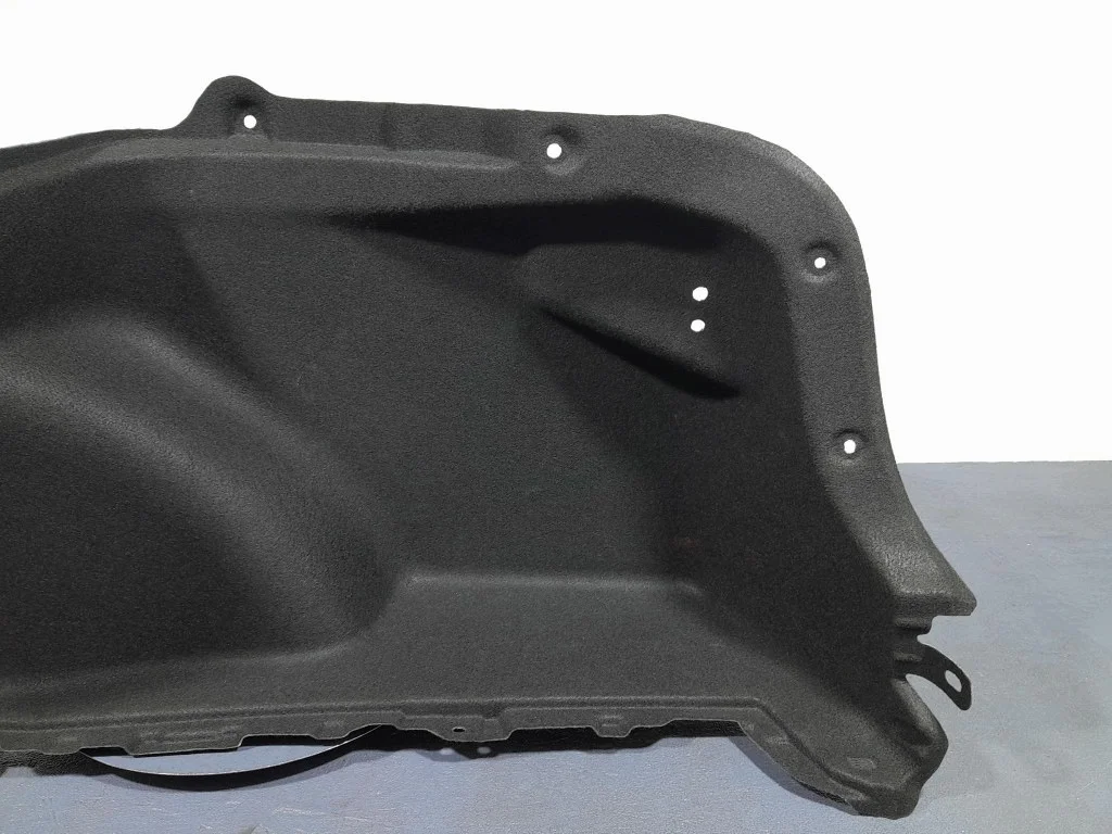 Toyota Corolla E21 Sedán Panel Maletero Derecho image 3