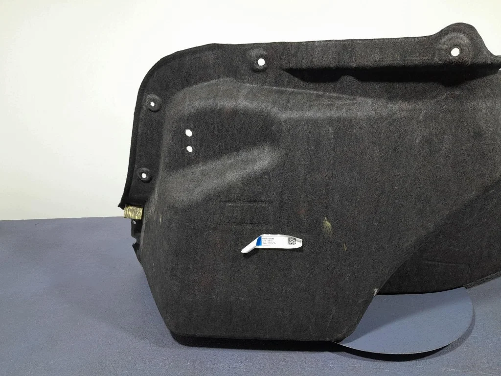 Toyota Corolla E21 Sedán Panel Maletero Derecho image 5