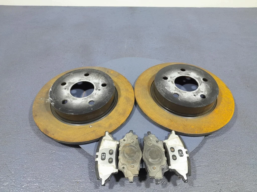 Disques de frein arrière Toyota Corolla XII E21
