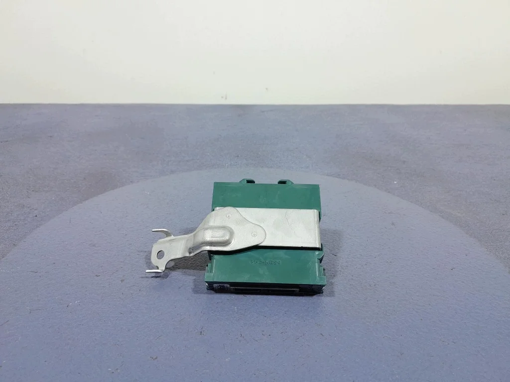 Toyota Corolla PDC Control Module 89340-12561 image 3