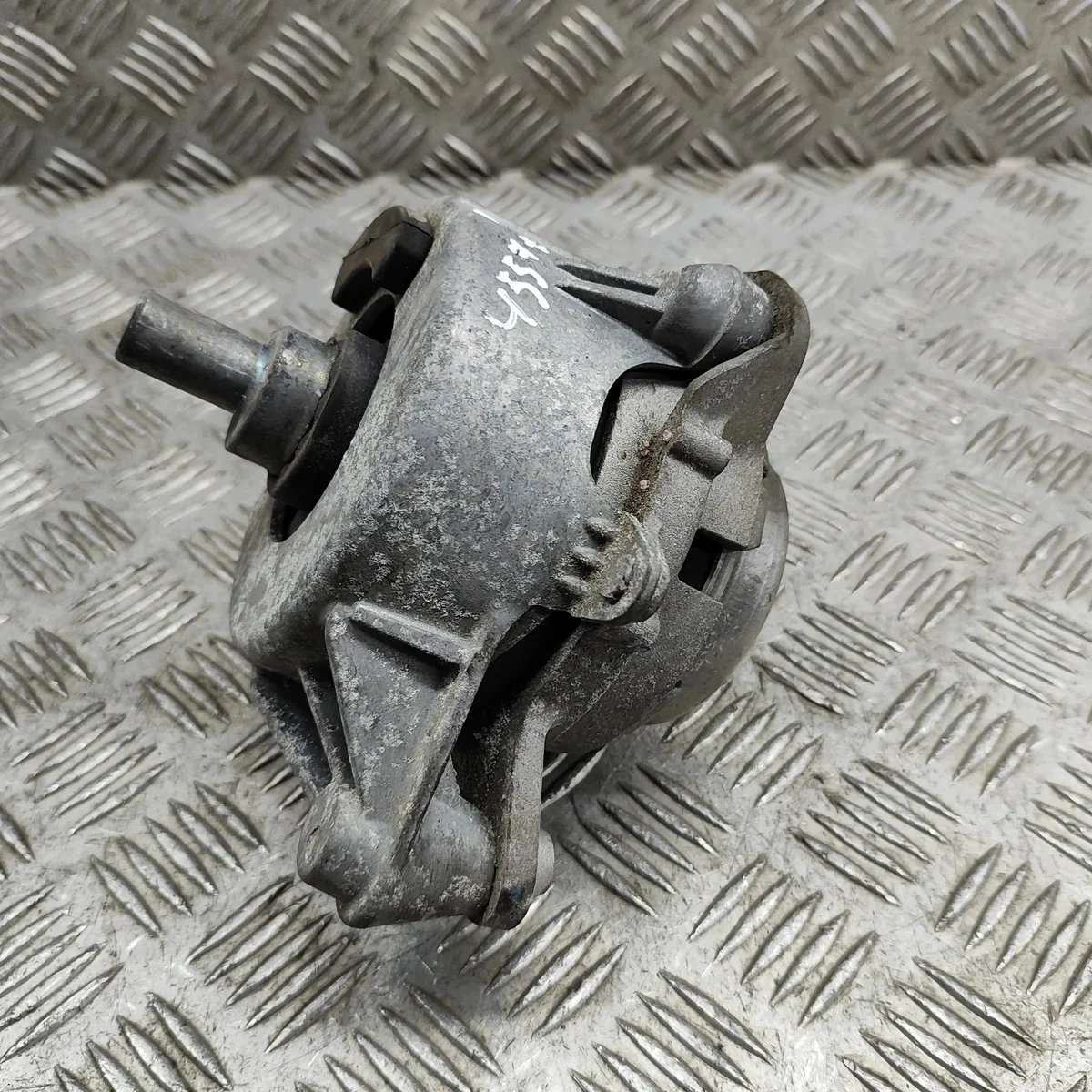 Aston Martin DB11 Engine Mount JY536A003BB Used image 4