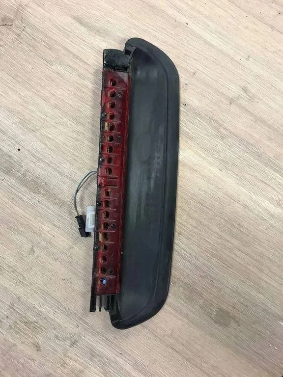 BMW 5 E60 E61 Third Brake Light 022404 image 3