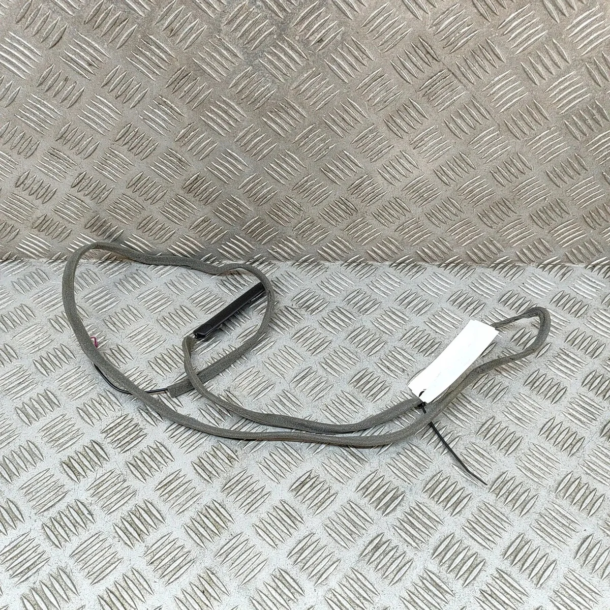 Antena Aston Martin DB11 Usada HY53SE19C089AB