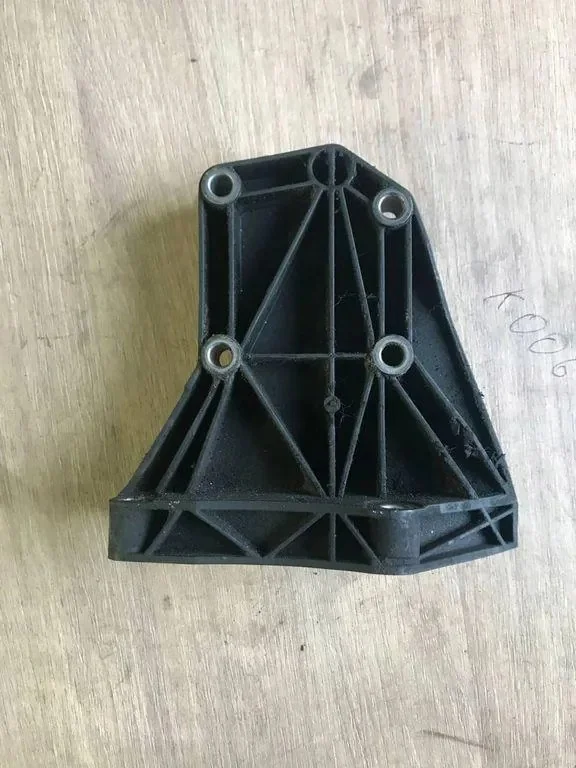 Fäste AC-kompressor 7792202 BMW E60
