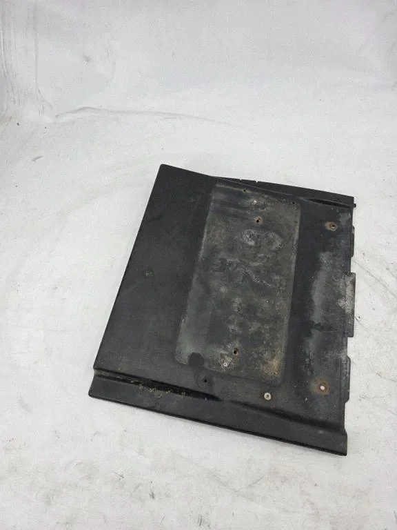 1995 Mitsubishi Pajero Trunk Lid Trim MB645791