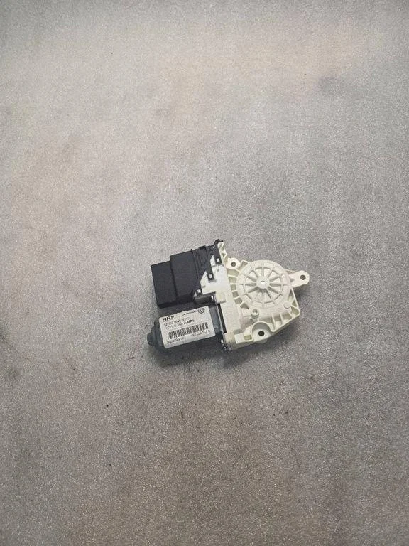 Moteur lève-vitre arrière droit VW TOURAN 1K0959704E
