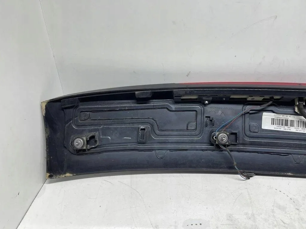 Spoiler coffre BMW 5 Touring F11 OEM 7234682 image 6