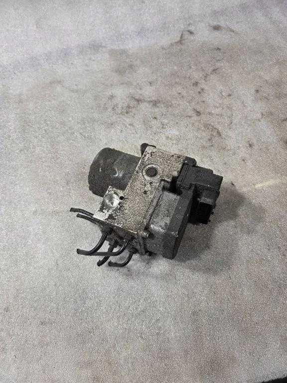 Volkswagen ABS-pumppu 8E0614111T image 3
