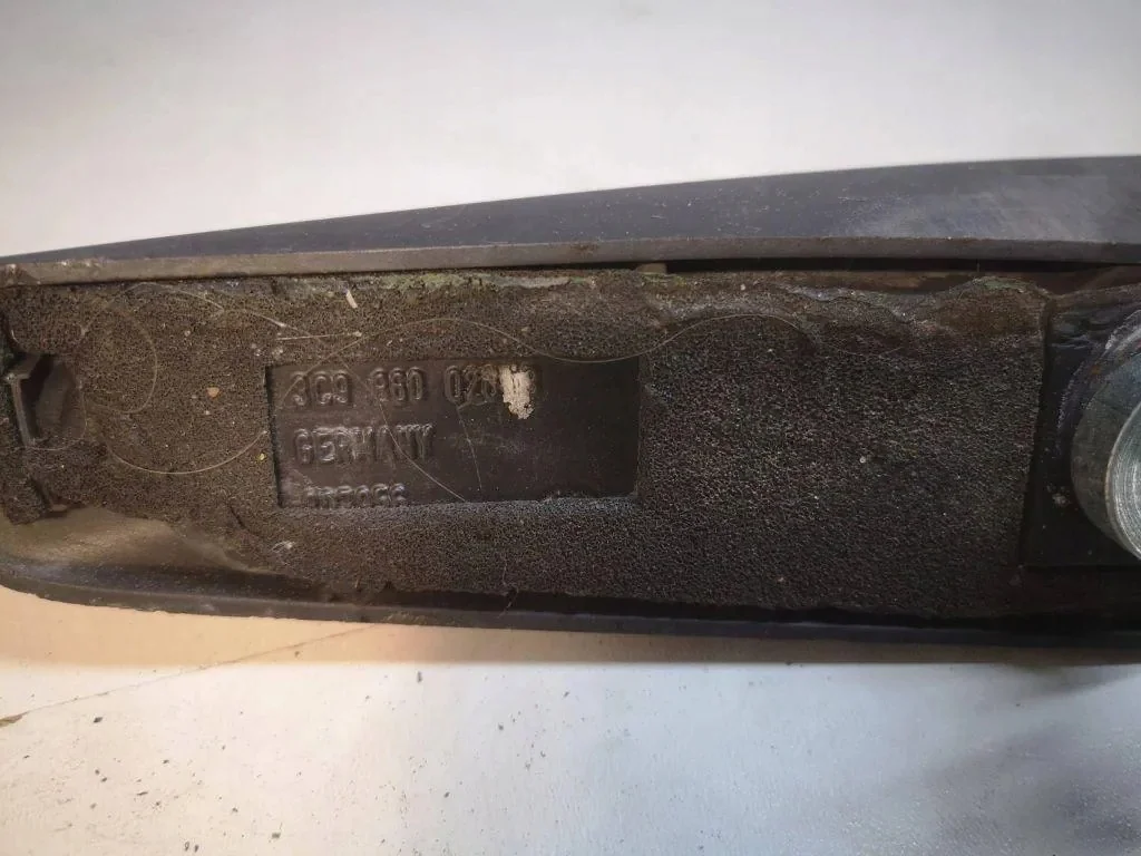 Relingar Volkswagen Passat B7 3C9860025