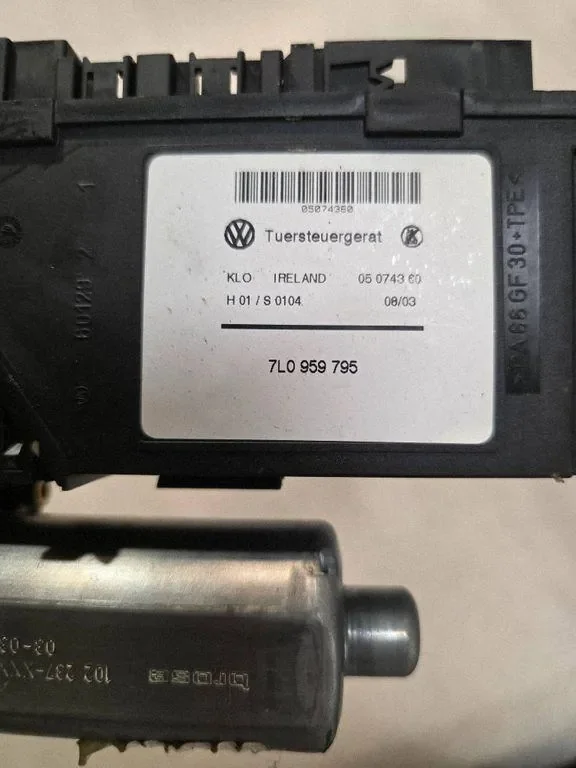 Motor Scheibenwischer hinten VW Touareg 1 05074360 image 3