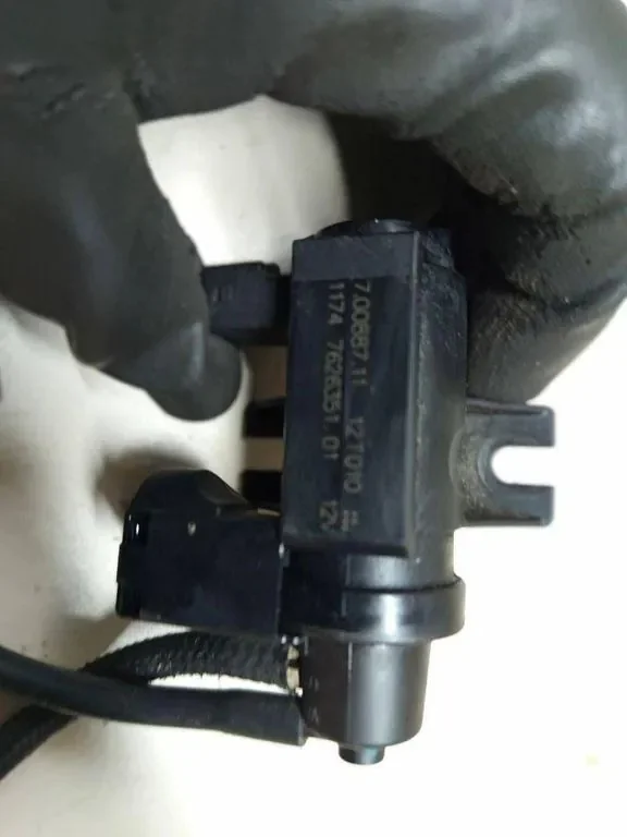 BMW F10 F11 Turboventil 7626351 image 3