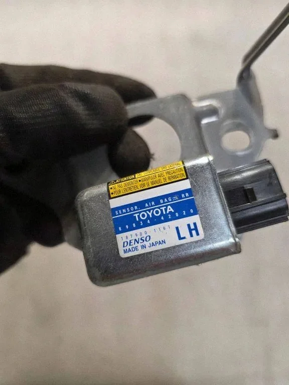 Toyota RAV4 II Stötsensor 8983442020X1 image 3