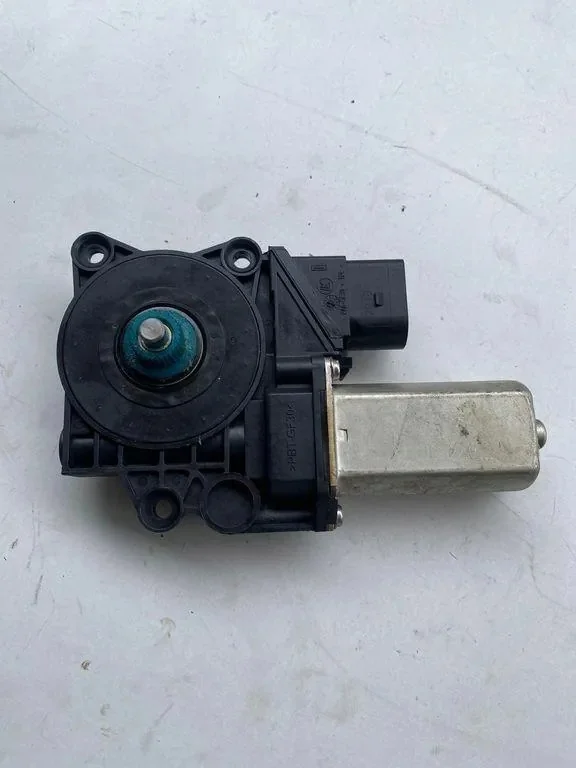 Bakre höger fönstermotor BMW 3 (E90)