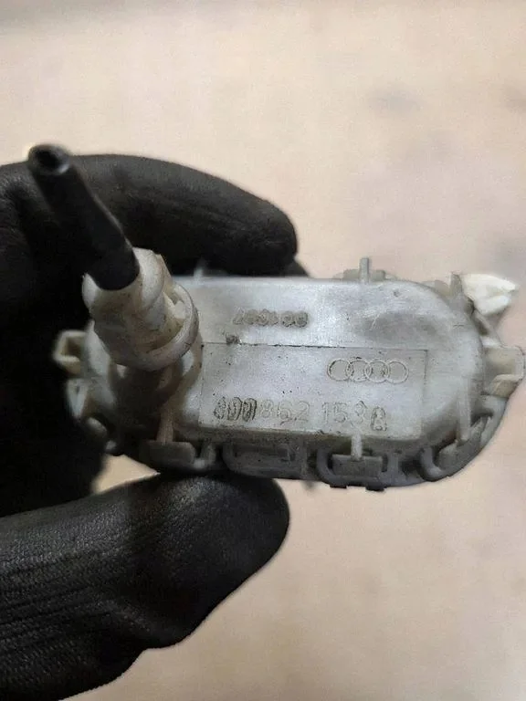 Vakuumipumppu Audi A4 B7 8D0862153 image 3