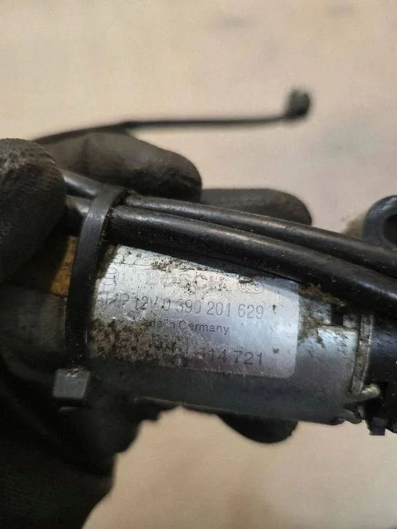 Moteur siège avant gauche Audi 0390201629 image 3