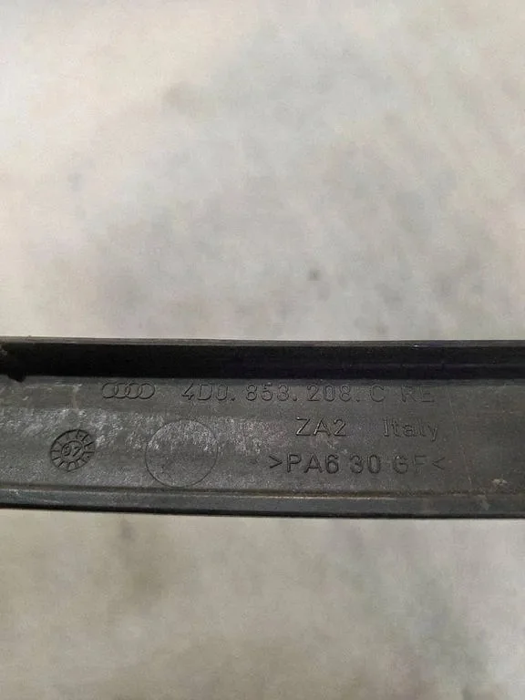 Audi A8 D2 Scheinwerferabdeckung vorne rechts image 3