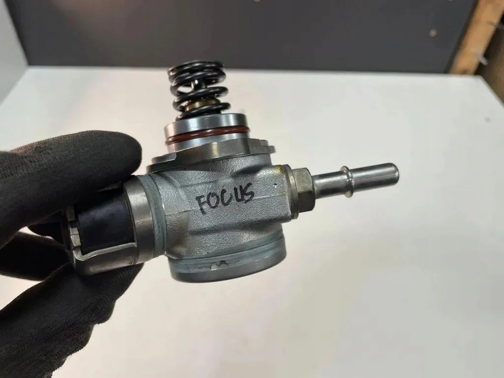 Polttoainepumppu CM5E-9D376-CB Ford Focus MK3 image 3