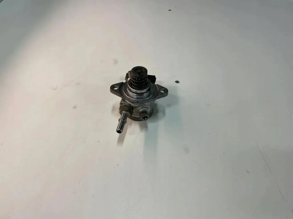 Polttoainepumppu CM5E-9D376-CB Ford Focus MK3 image 7