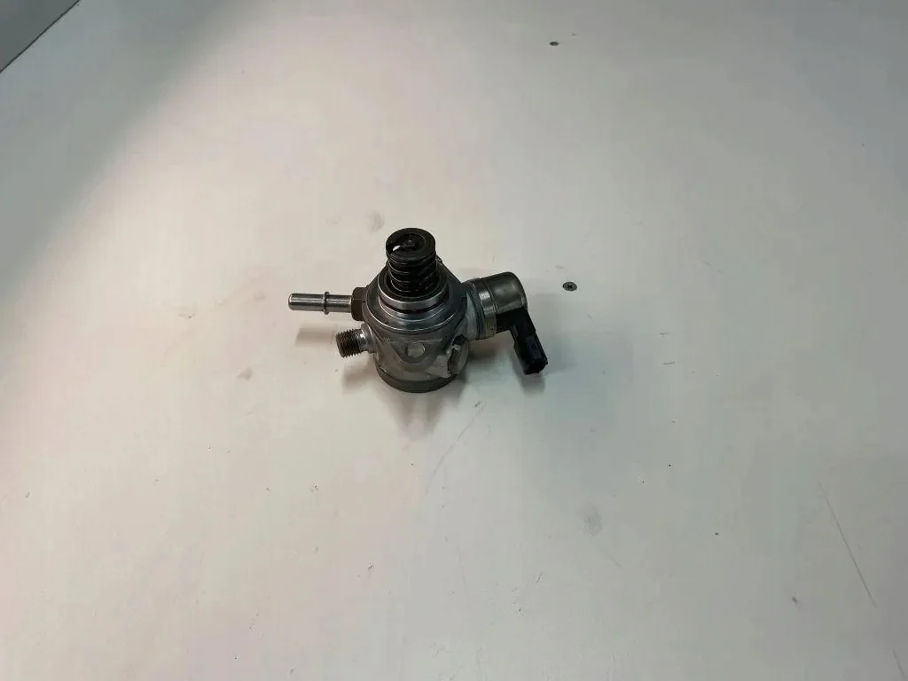 Polttoainepumppu CM5E-9D376-CB Ford Focus MK3 image 8