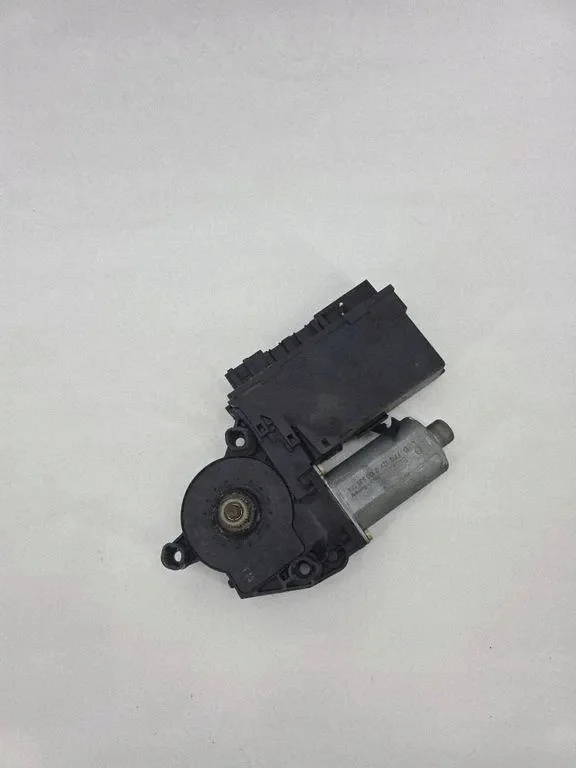 Audi A4 S4 B7 8E 8H lasinostin moottori