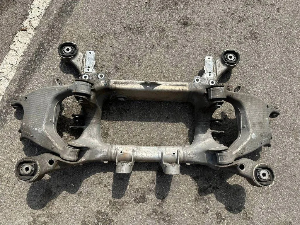 Sanki Traseiro BMW 7 (F01, F02, F03, F04) OEM 6775880