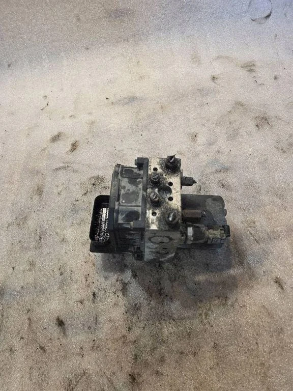 ABS pomp unit Toyota Avensis T25 4454005050 image 3