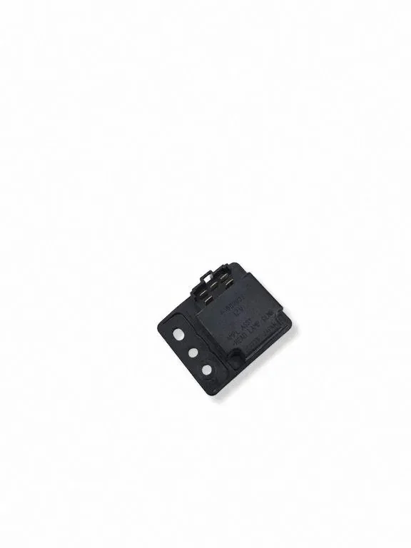 Relais Mitsubishi Pajero III MA809932