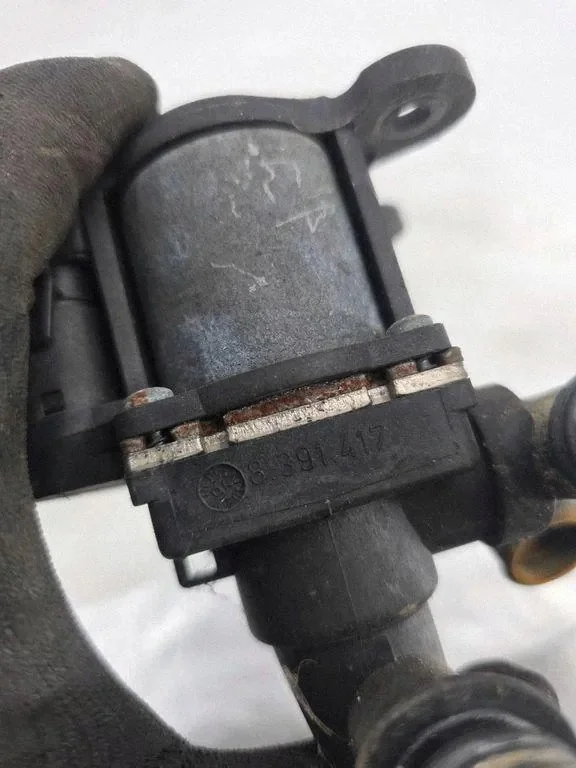 BMW Heater Control Valve 8391417 Used image 4