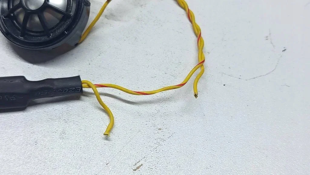 Subwoofer BMW I3 (I01) Usado OEM