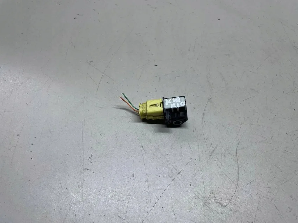 Kia Impact Sensor 95920-H8000 Used image 6