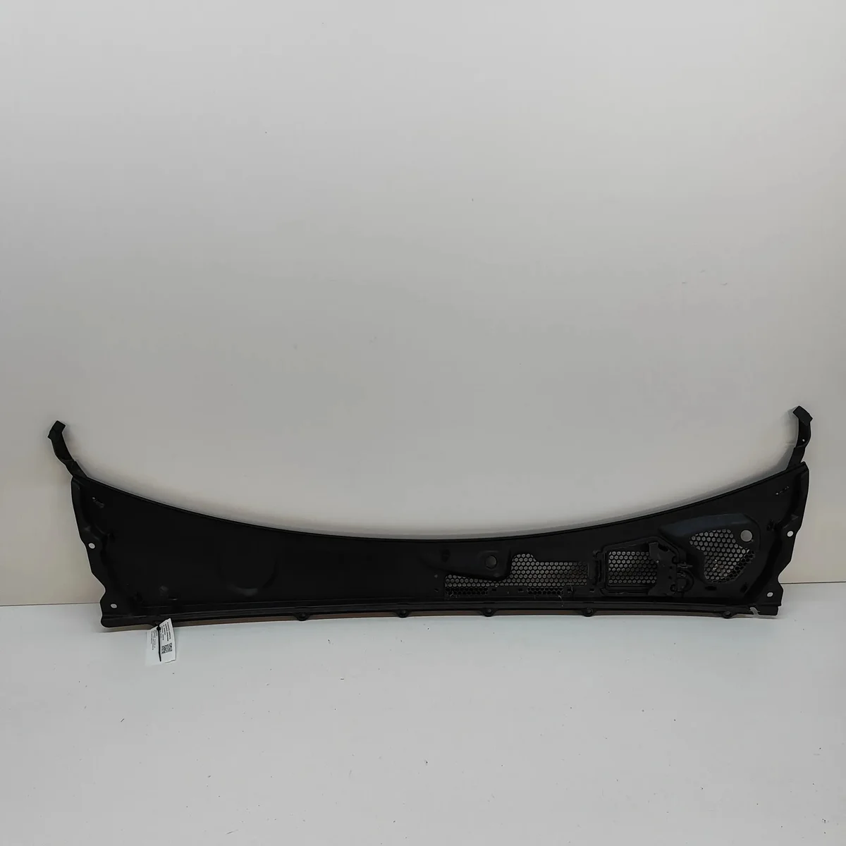Used Polestar 2 Wiper Plastic Cover